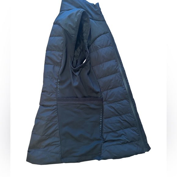 Lululemon Down For It All Running Vest Women’s Black Size 8 - Picture 3 of 6